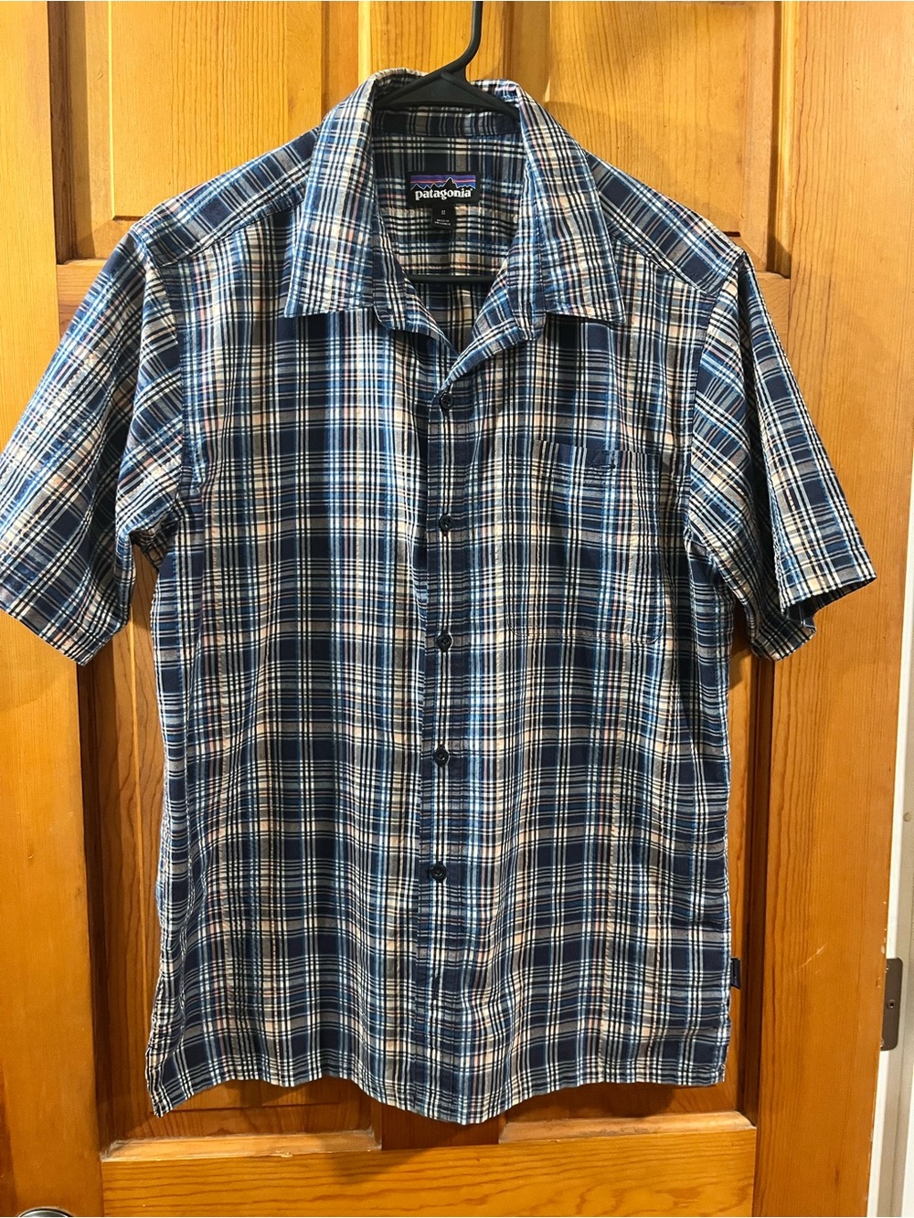 Patagonia Plaid Men's Button Down Short Sleeve Shirt M Outdoors Camping